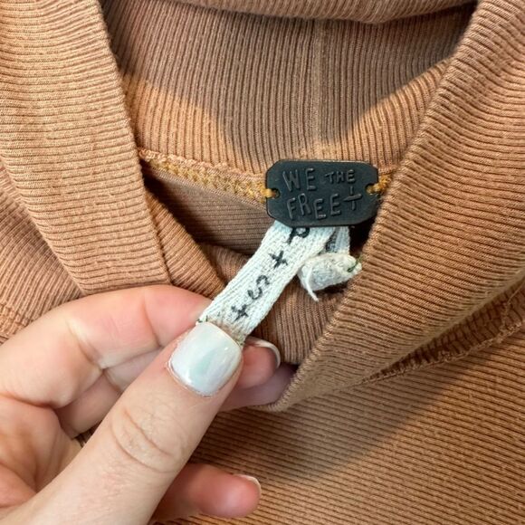 Free People We The Free Tan Alameda Pullover Mockneck Thermal Oversized Top S - Picture 3 of 6
